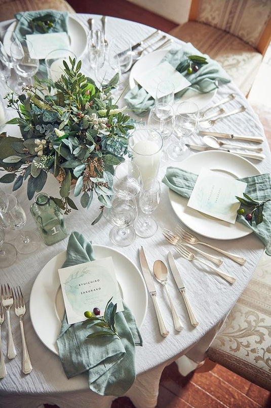 Linen & Tableware Delux Party Hire